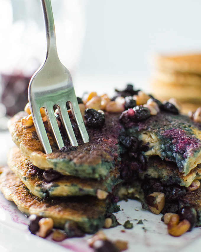 oatmeal chia pancakes with blueberry walnut syrup | VeggiePrimer.com