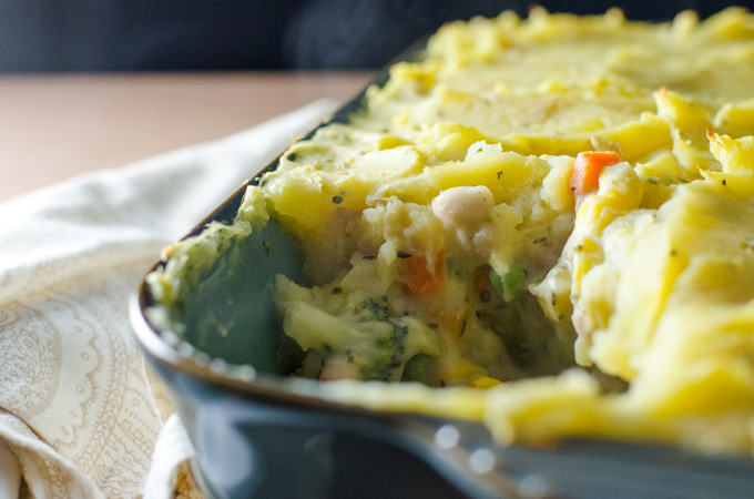 White Bean Shepherd's Pie - This vegan and gluten-free recipe is both tasty and easy to make - with a little planning you can prepare this warm, creamy, flavorful and satisfying meal in about an hour. | VeggiePrimer.com