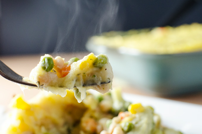 White Bean Shepherd's Pie - This vegan and gluten-free recipe is both tasty and east to make - with a little planning you can prepare this warm, creamy, flavorful and satisfying meal in about an hour. | VeggiePrimer.com