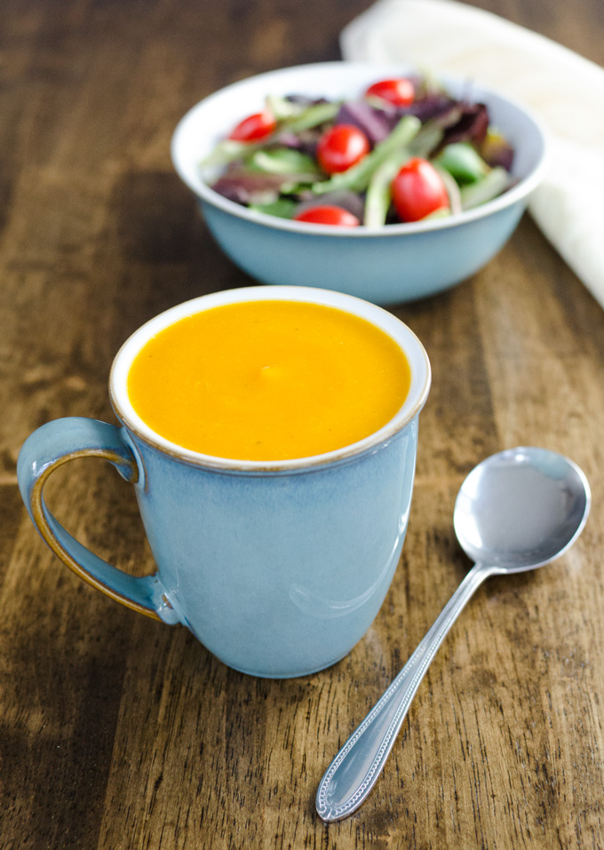 Ginger Butternut Carrot Soup - this simple vegan gluten-free recipe can be made in three easy steps - takes about 30 minutes to prepare from start to finish |VeggiePrimer.com