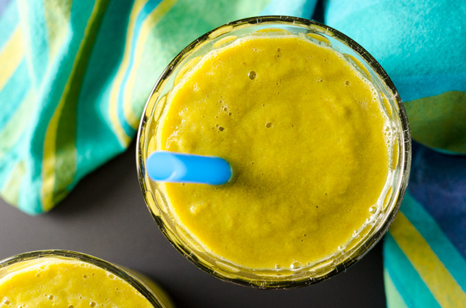 Spicy-Sweet Green Pea Smoothie - this gluten-free vegan recipe is both healthy and delicious - enjoy it as a snack or as a side dish with a salad or sandwich | VeggiePrimer.com