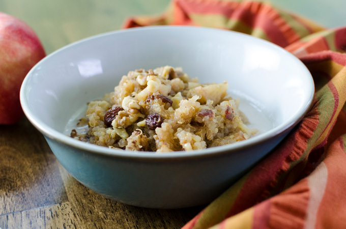 Delicious vegan and gluten-free instant pot apple cinnamon quinoa porridge recipe